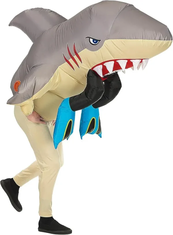 "ATTACCO SQUALO" (costume sovradimensionato gonfiabile con ventola) (4 batterie AA non incluse)