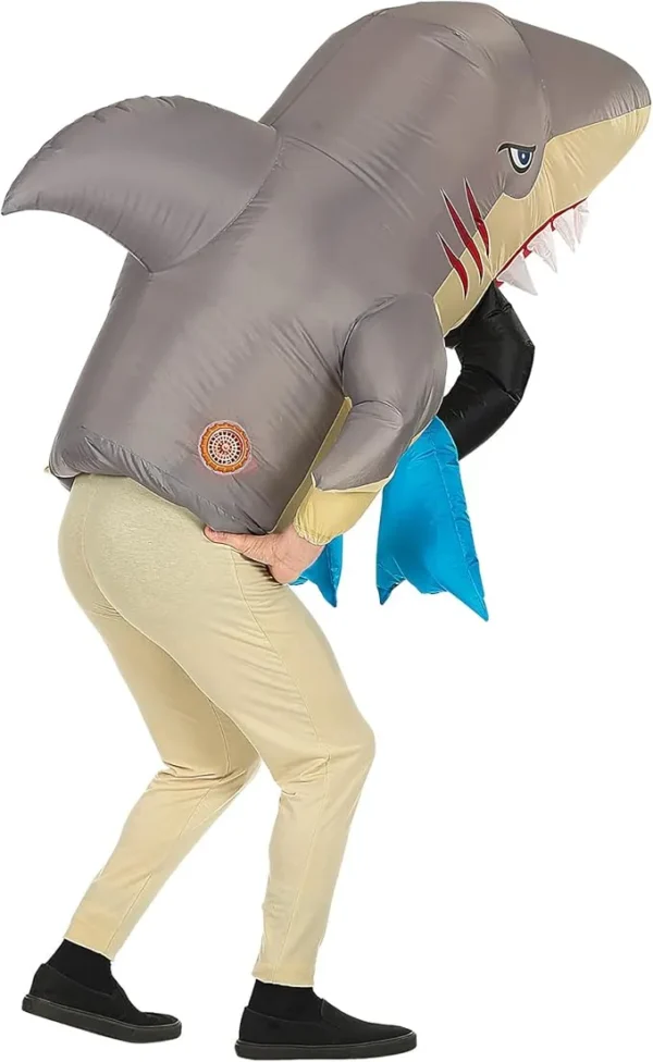 "ATTACCO SQUALO" (costume sovradimensionato gonfiabile con ventola) (4 batterie AA non incluse)