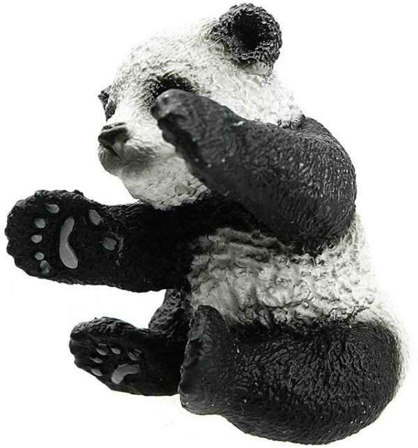 CUCCIOLO DI PANDA CHE GIOCA