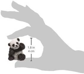 CUCCIOLO DI PANDA CHE GIOCA