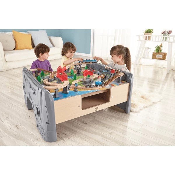 HAPE Pista in legno con tavolo