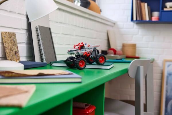 LEGO TECHNIC PULL-BACK MONSTER JAM THUNDERROARUS 42200