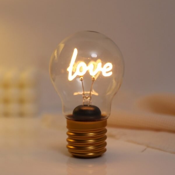 LUCETTA A FORMA DI LAMPADINA LOVE