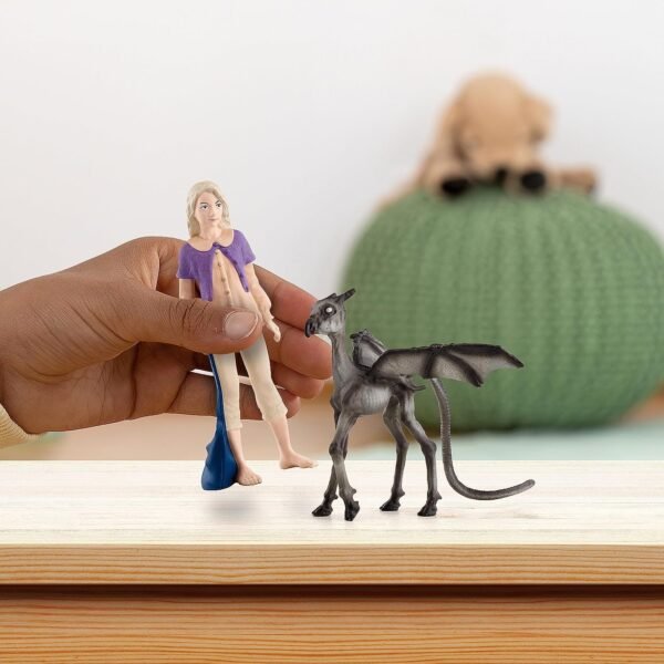 Luna e Thestral