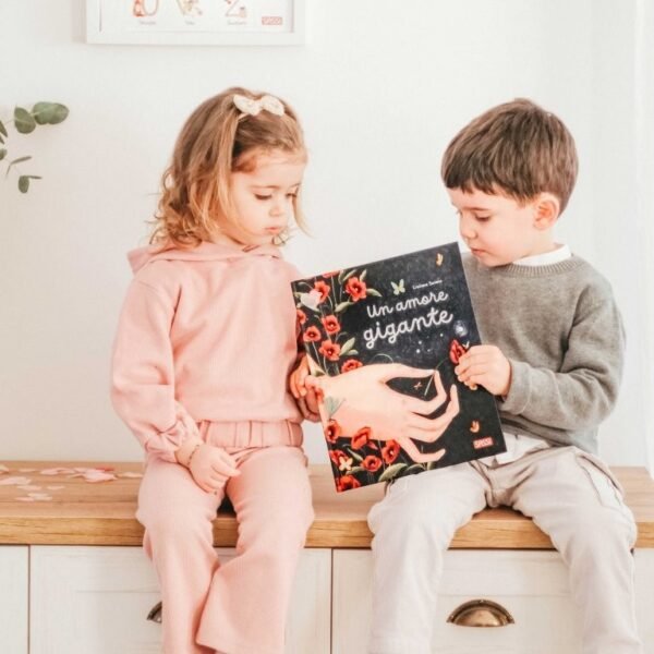 PICTURE BOOKS - UN AMORE GIGANTE CRISTIANA SORIANO