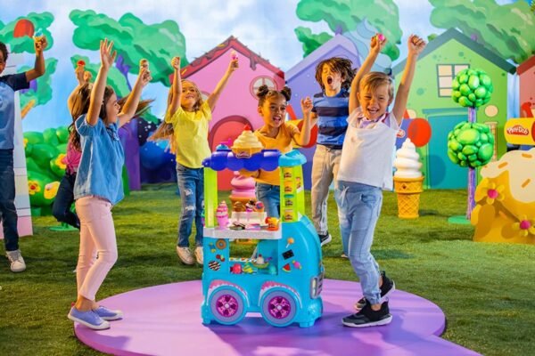 Play Doh ULTIMATE ICE CREAM TRUCK